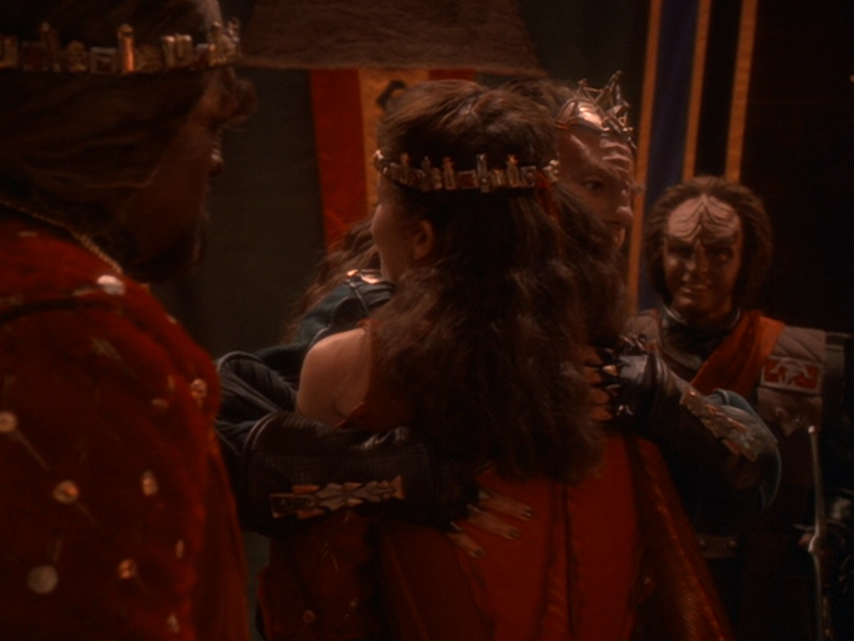 extant_StarTrek_DS9_6x07-YouAreCordiallyInvited_03722.jpg