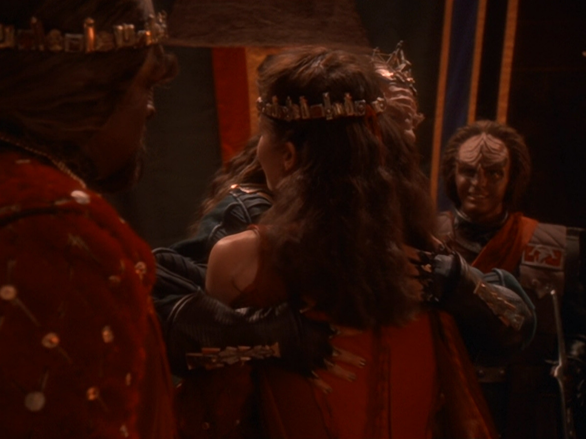 extant_StarTrek_DS9_6x07-YouAreCordiallyInvited_03723.jpg