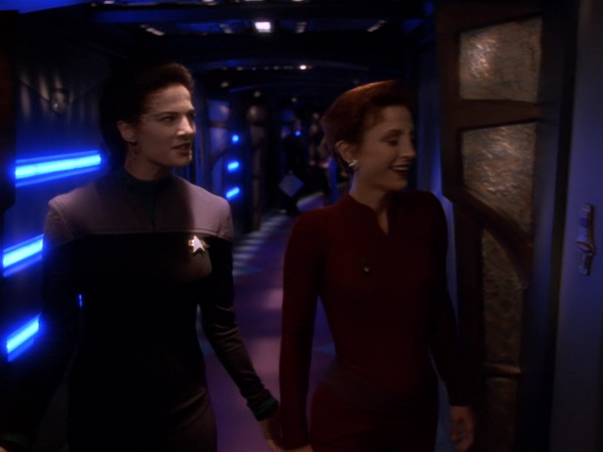 extant_StarTrek_DS9_6x08-Resurrection_00017.jpg