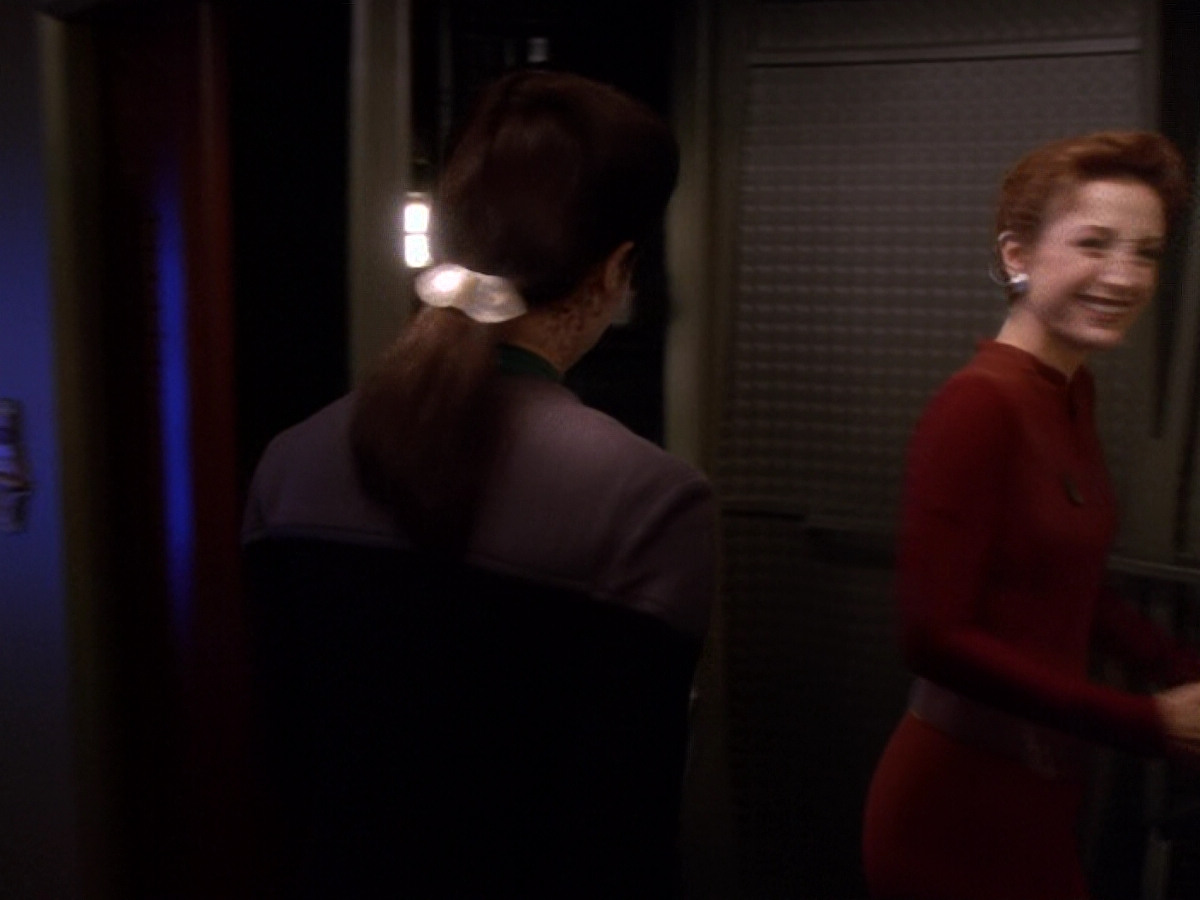 extant_StarTrek_DS9_6x08-Resurrection_00037.jpg