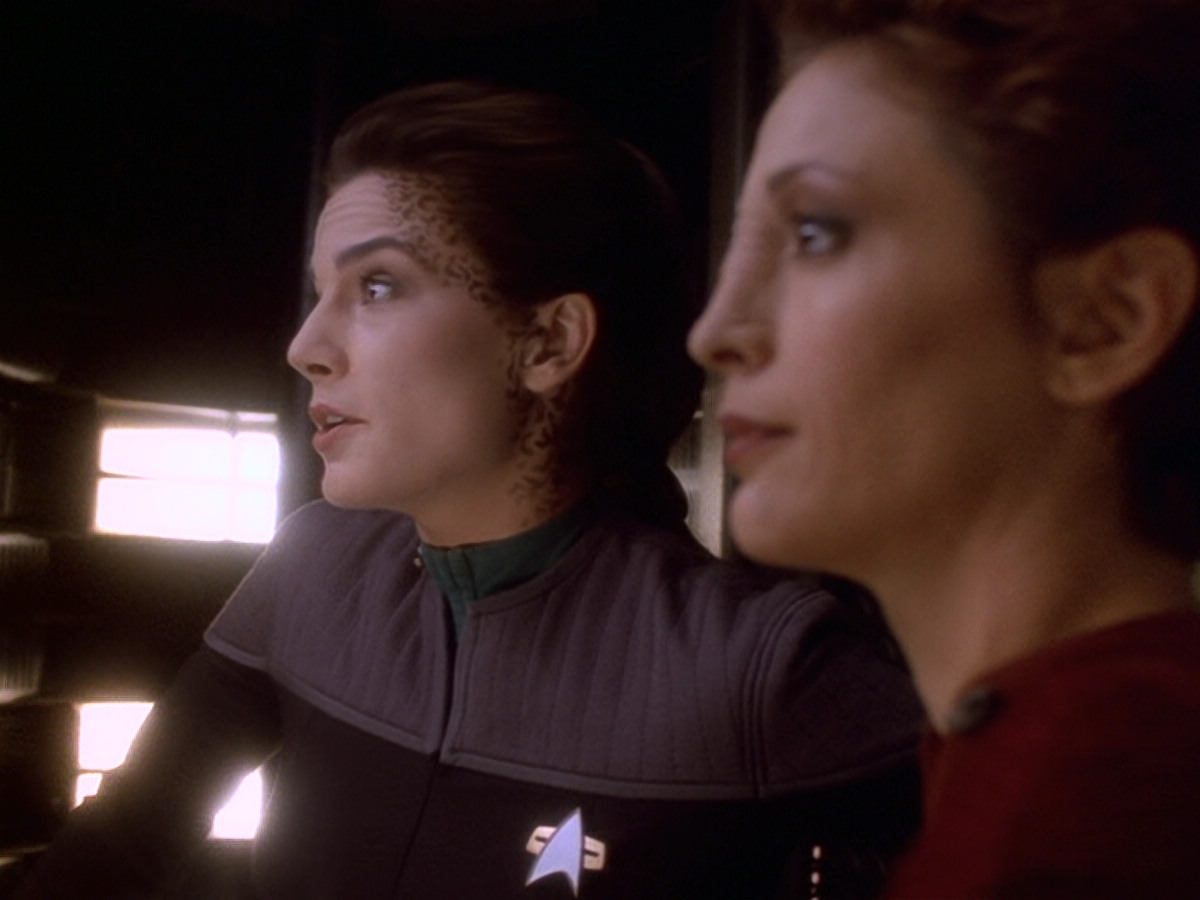 extant_StarTrek_DS9_6x08-Resurrection_00046.jpg