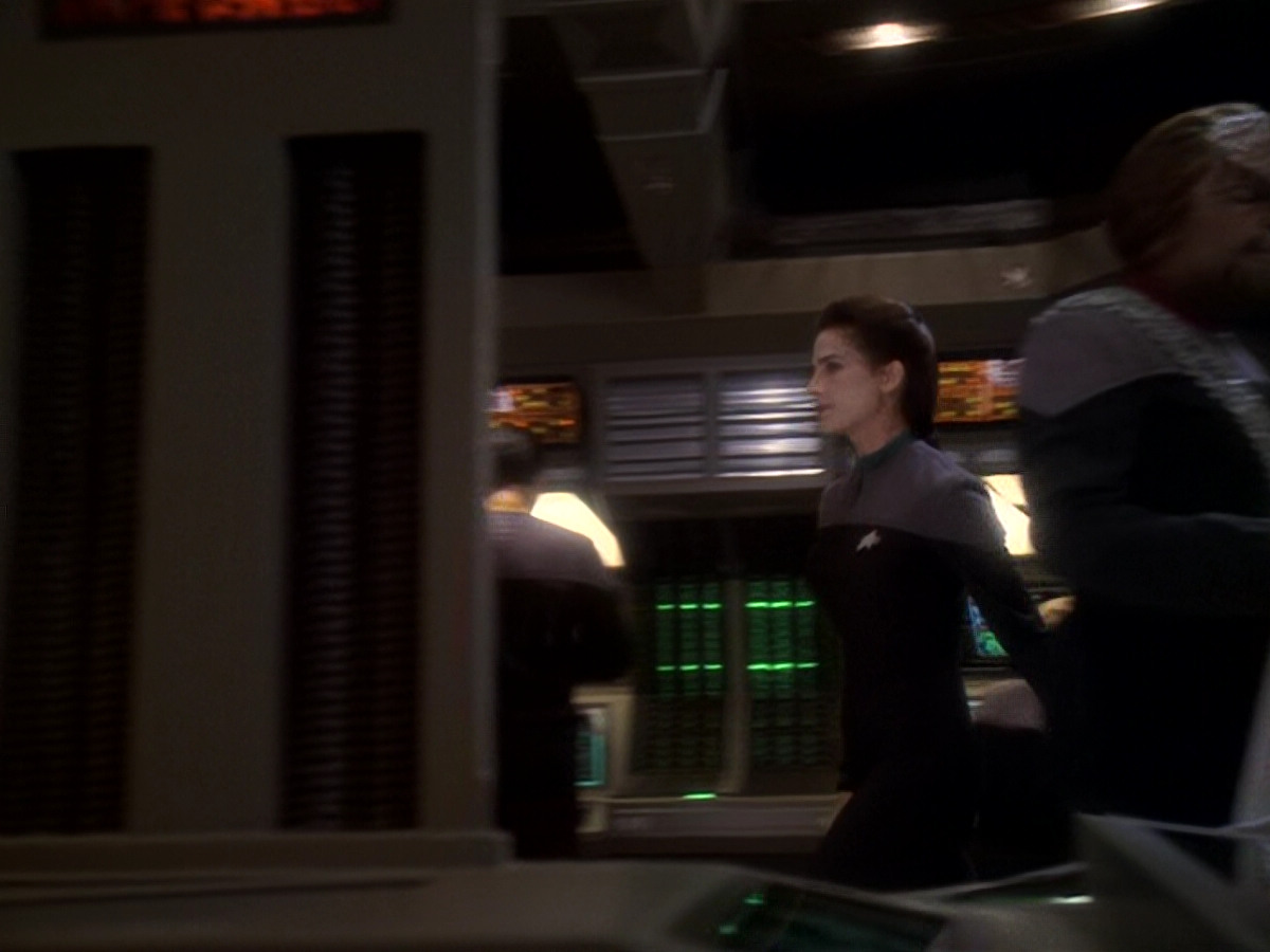 extant_StarTrek_DS9_6x08-Resurrection_00080.jpg