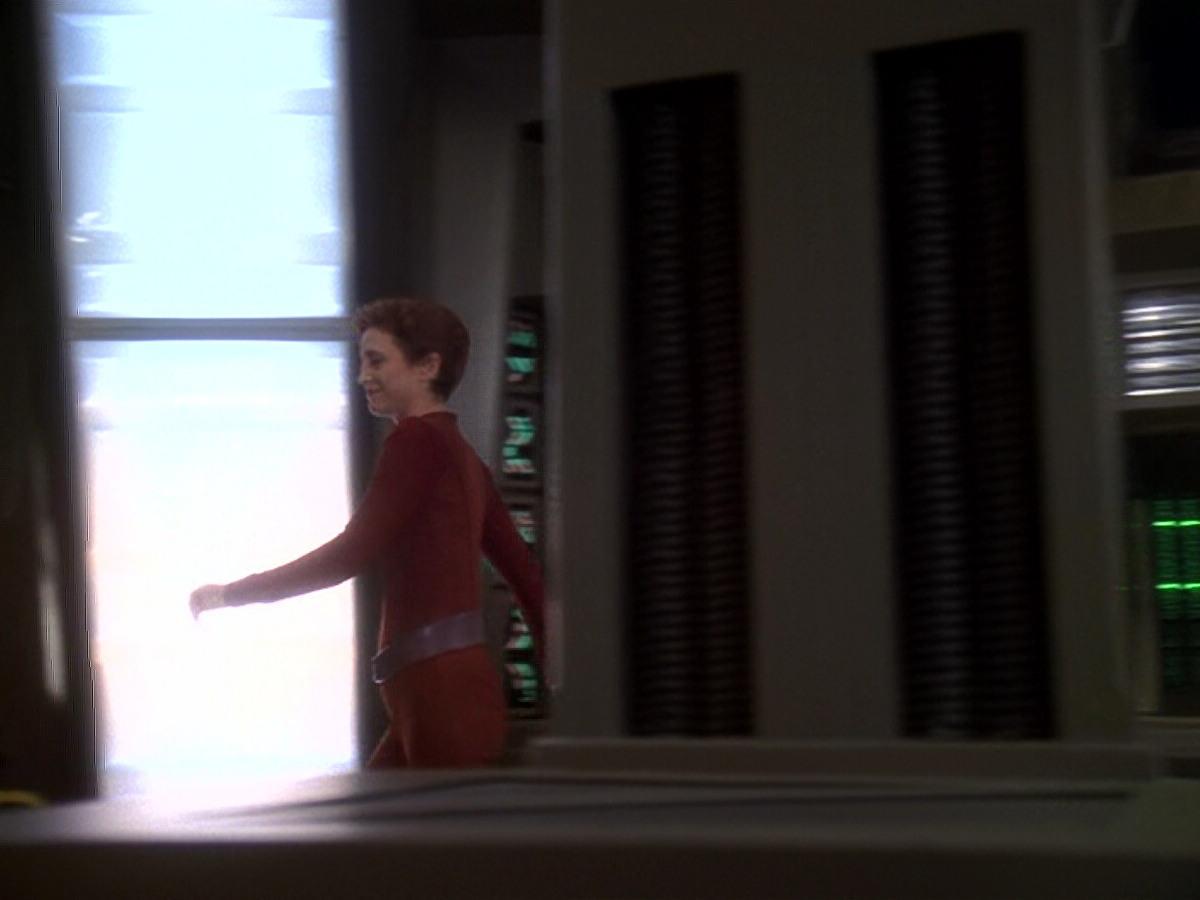extant_StarTrek_DS9_6x08-Resurrection_00081.jpg