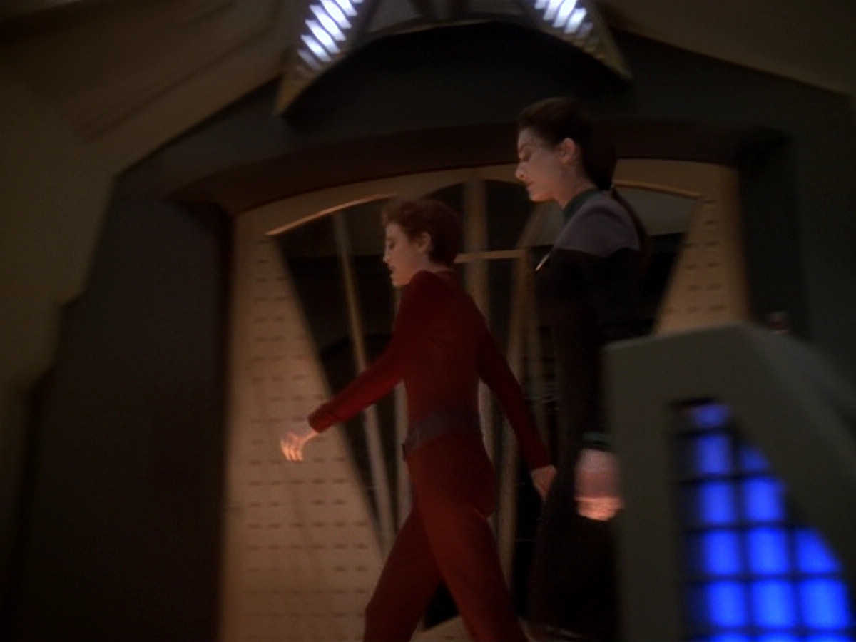extant_StarTrek_DS9_6x08-Resurrection_00086.jpg
