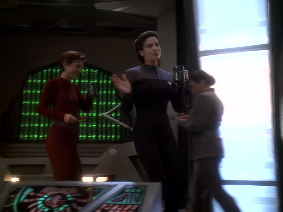 extant_StarTrek_DS9_6x08-Resurrection_00110.jpg
