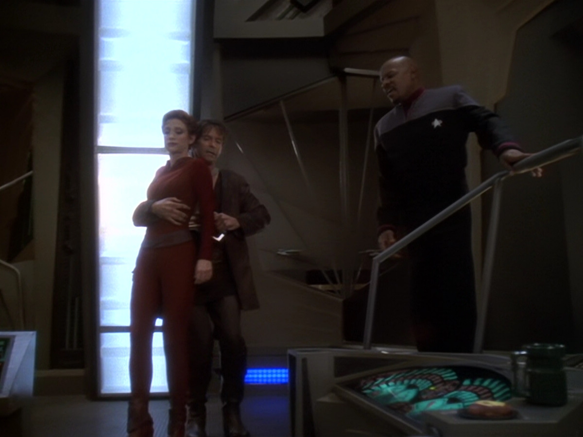 extant_StarTrek_DS9_6x08-Resurrection_00376.jpg