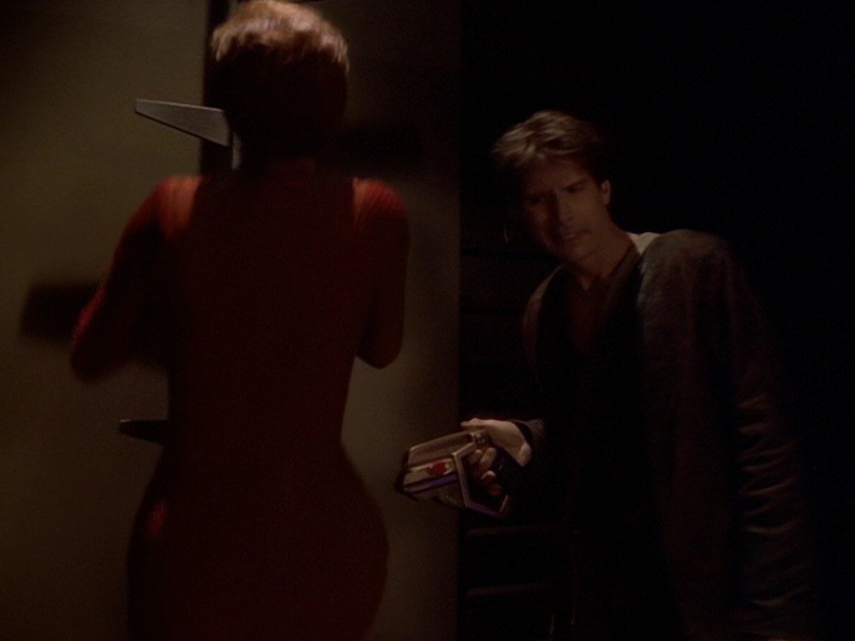 extant_StarTrek_DS9_6x08-Resurrection_00510.jpg
