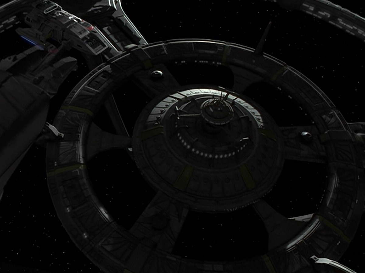 extant_StarTrek_DS9_6x08-Resurrection_00512.jpg