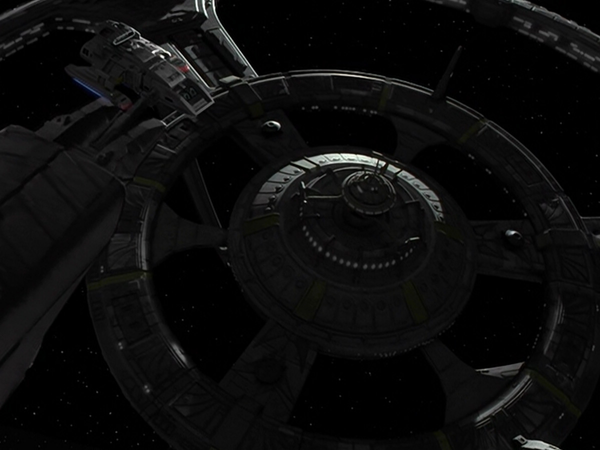 extant_StarTrek_DS9_6x08-Resurrection_00513.jpg