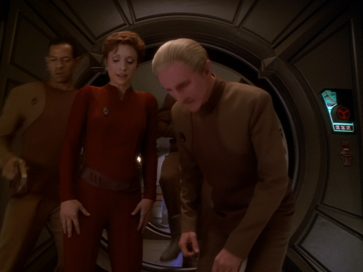 extant_StarTrek_DS9_6x08-Resurrection_00587.jpg