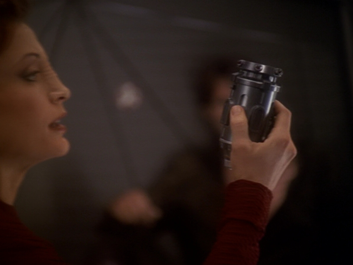 extant_StarTrek_DS9_6x08-Resurrection_00616.jpg
