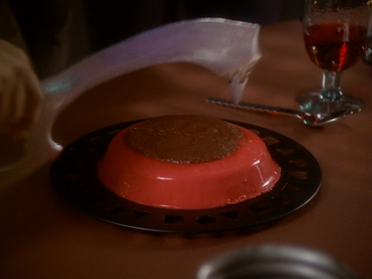 extant_StarTrek_DS9_6x08-Resurrection_01264.jpg