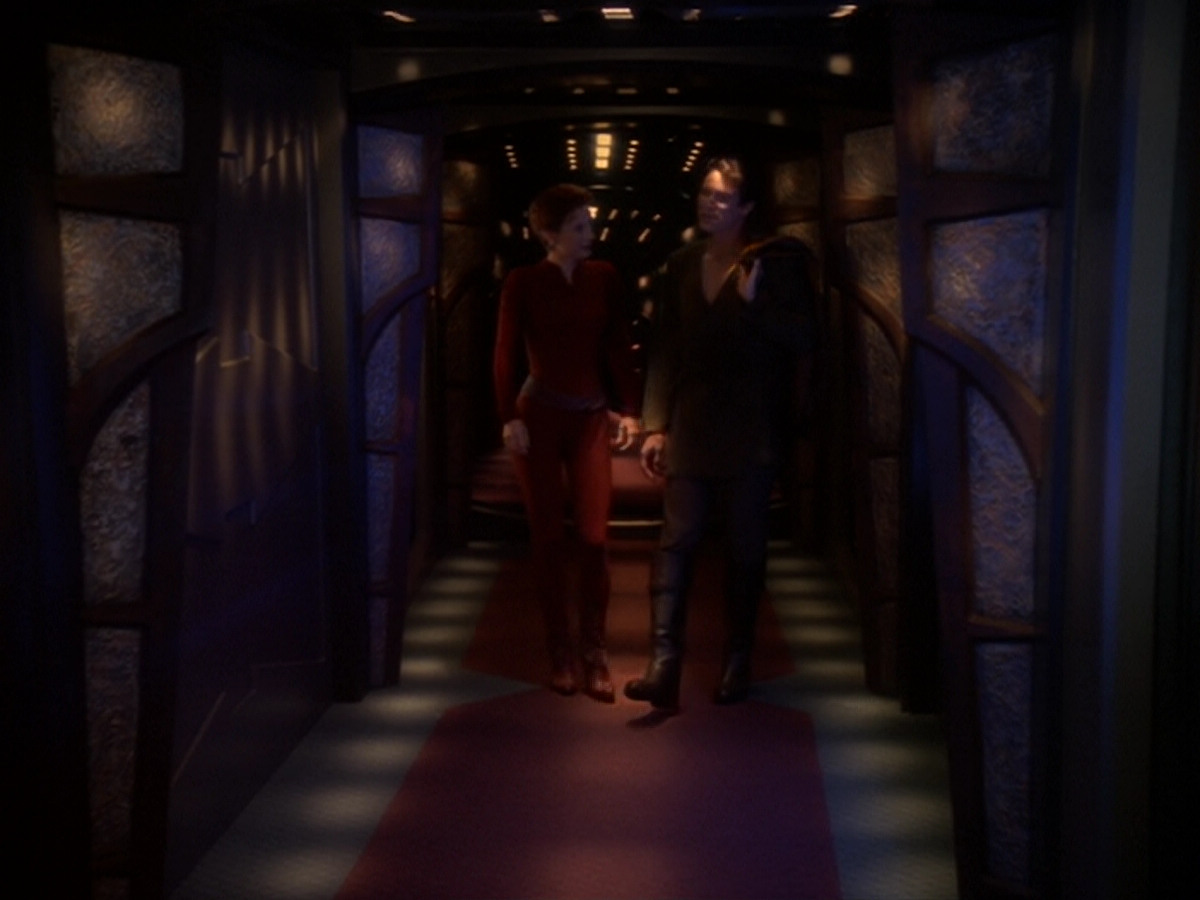 extant_StarTrek_DS9_6x08-Resurrection_01308.jpg