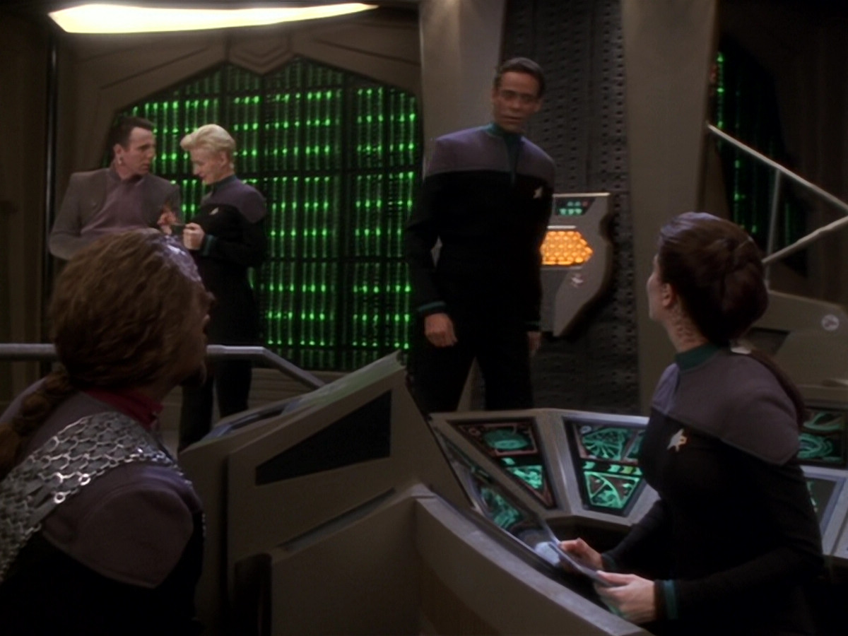 extant_StarTrek_DS9_6x08-Resurrection_01804.jpg