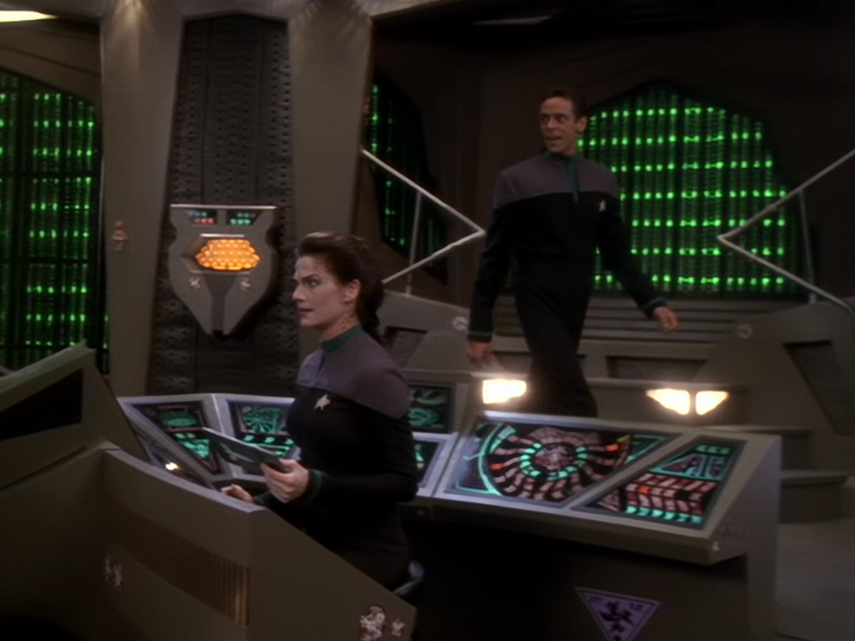 extant_StarTrek_DS9_6x08-Resurrection_01807.jpg