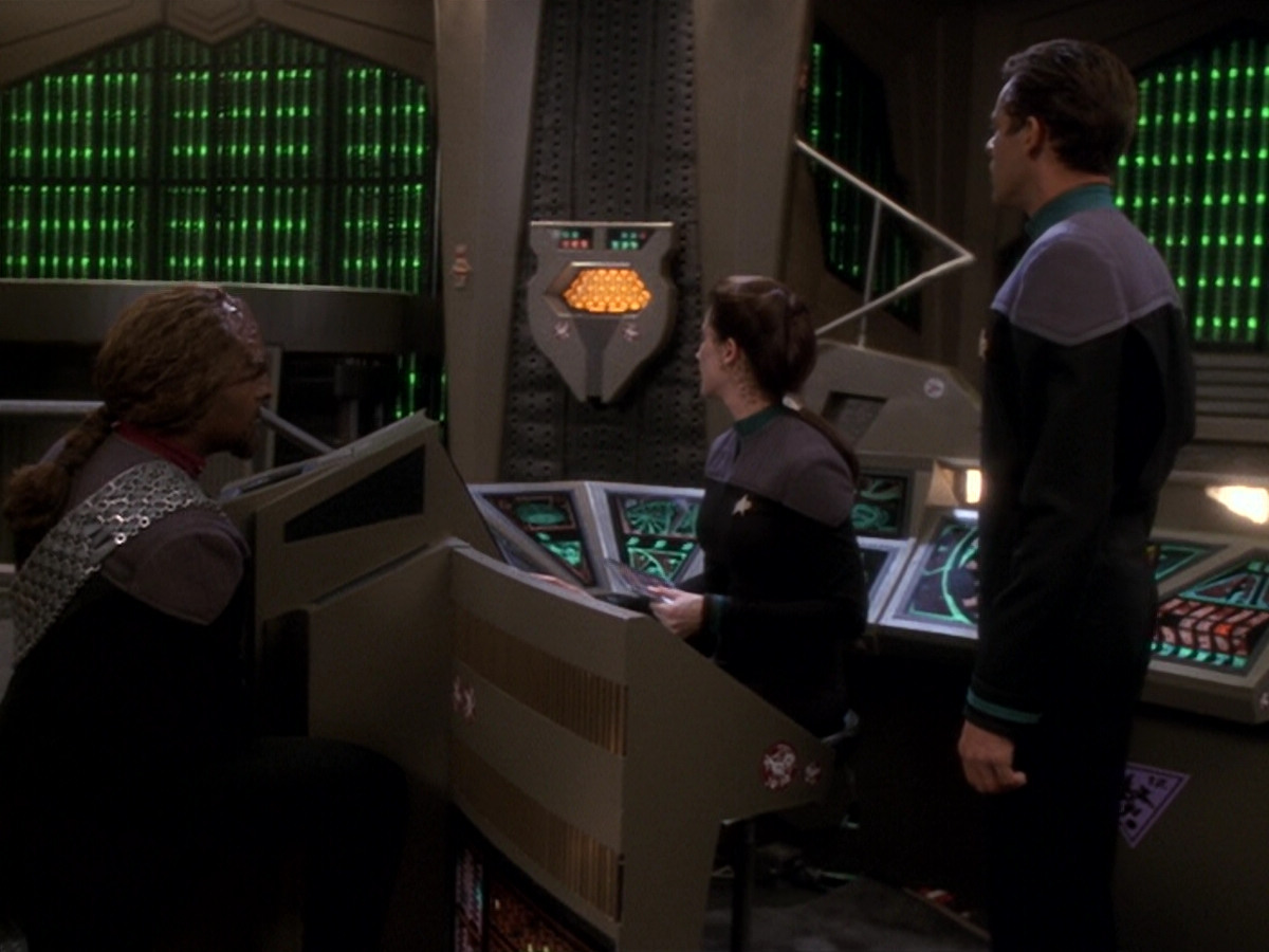 extant_StarTrek_DS9_6x08-Resurrection_01833.jpg