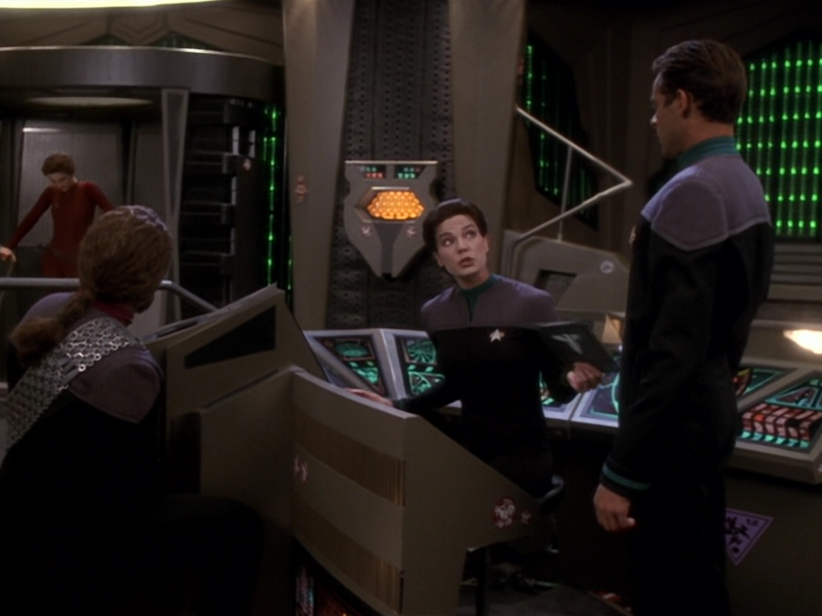 extant_StarTrek_DS9_6x08-Resurrection_01836.jpg