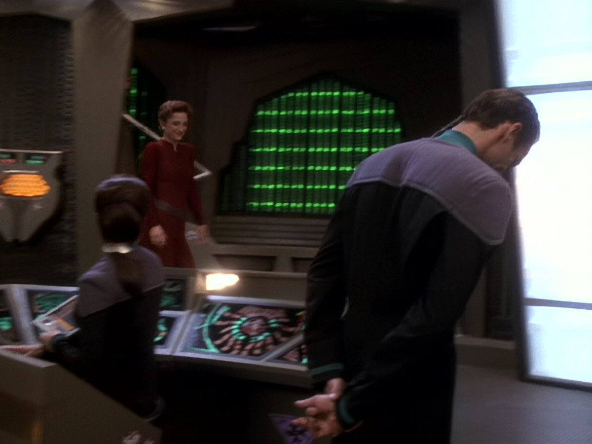 extant_StarTrek_DS9_6x08-Resurrection_01841.jpg