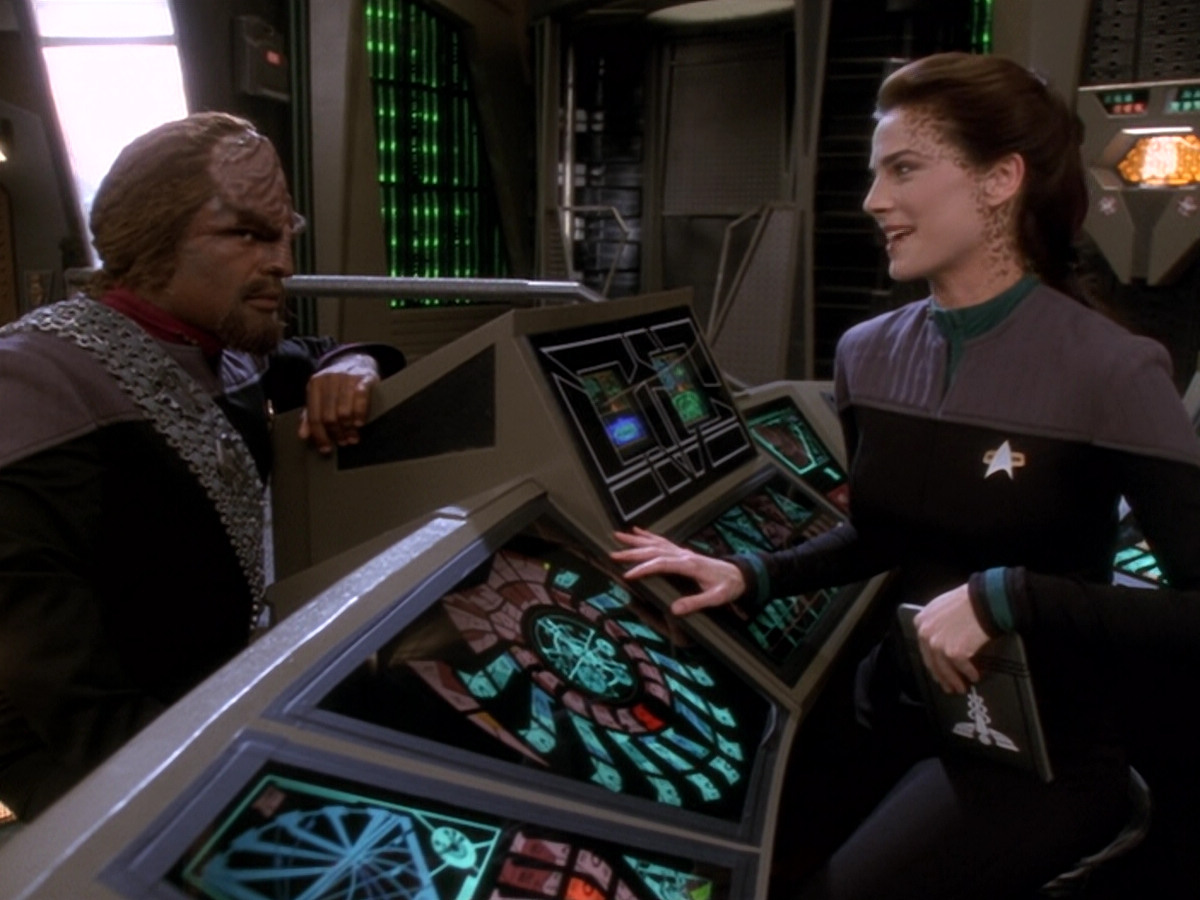 extant_StarTrek_DS9_6x08-Resurrection_01867.jpg
