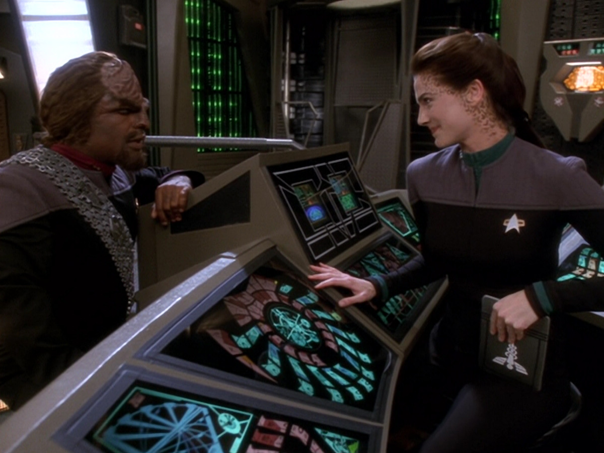 extant_StarTrek_DS9_6x08-Resurrection_01869.jpg