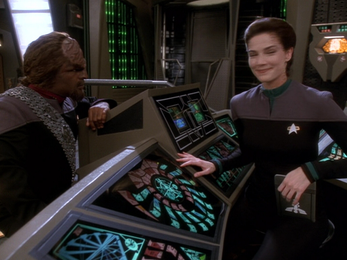 extant_StarTrek_DS9_6x08-Resurrection_01871.jpg