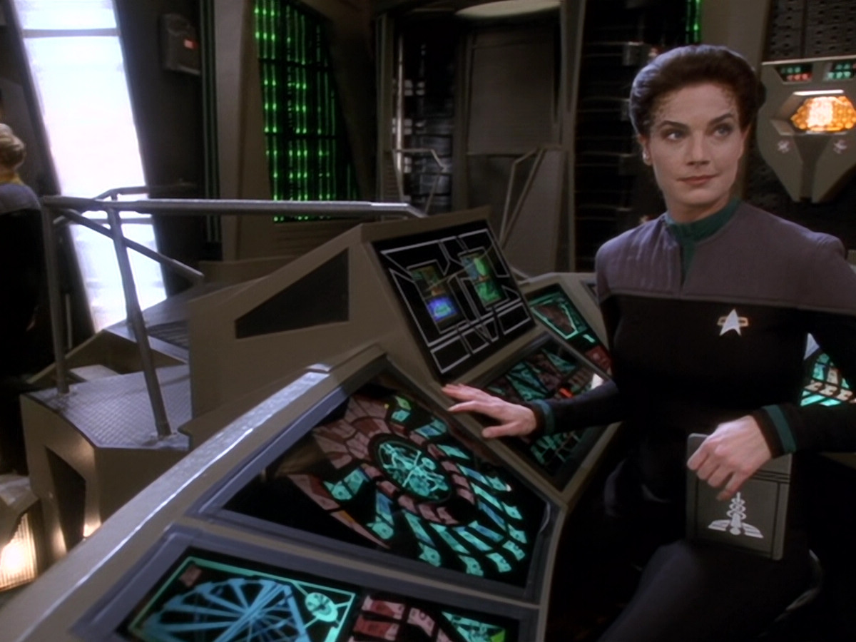 extant_StarTrek_DS9_6x08-Resurrection_01903.jpg