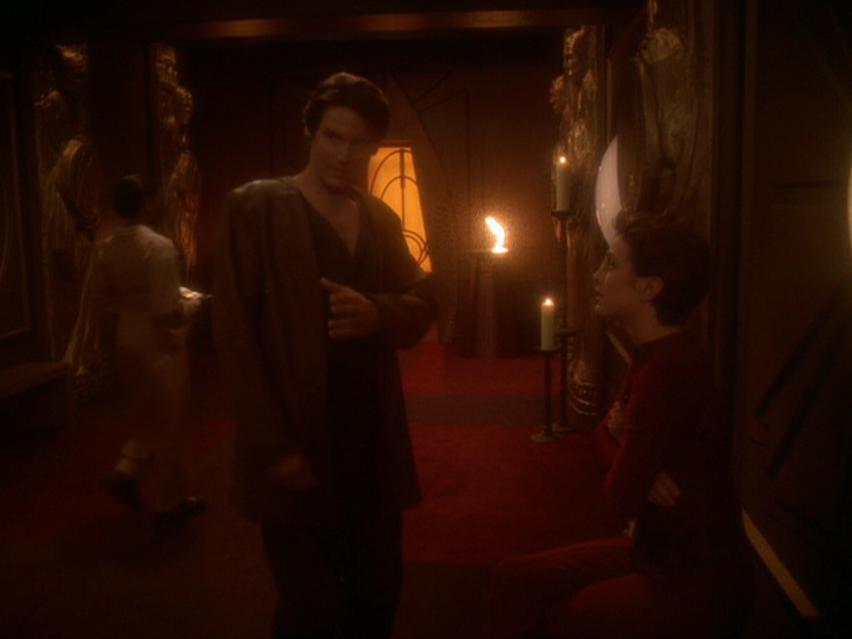 extant_StarTrek_DS9_6x08-Resurrection_01976.jpg
