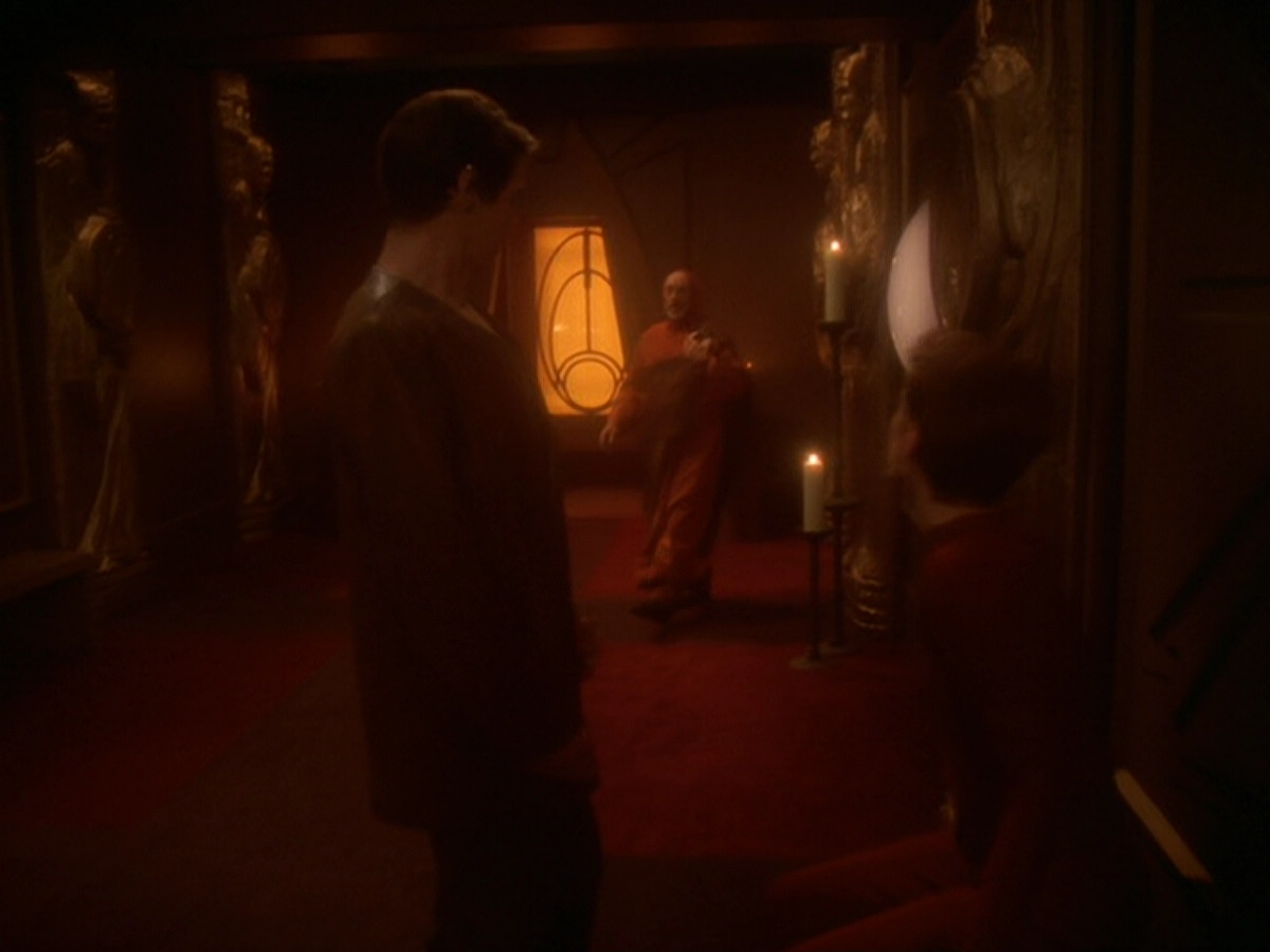 extant_StarTrek_DS9_6x08-Resurrection_01987.jpg