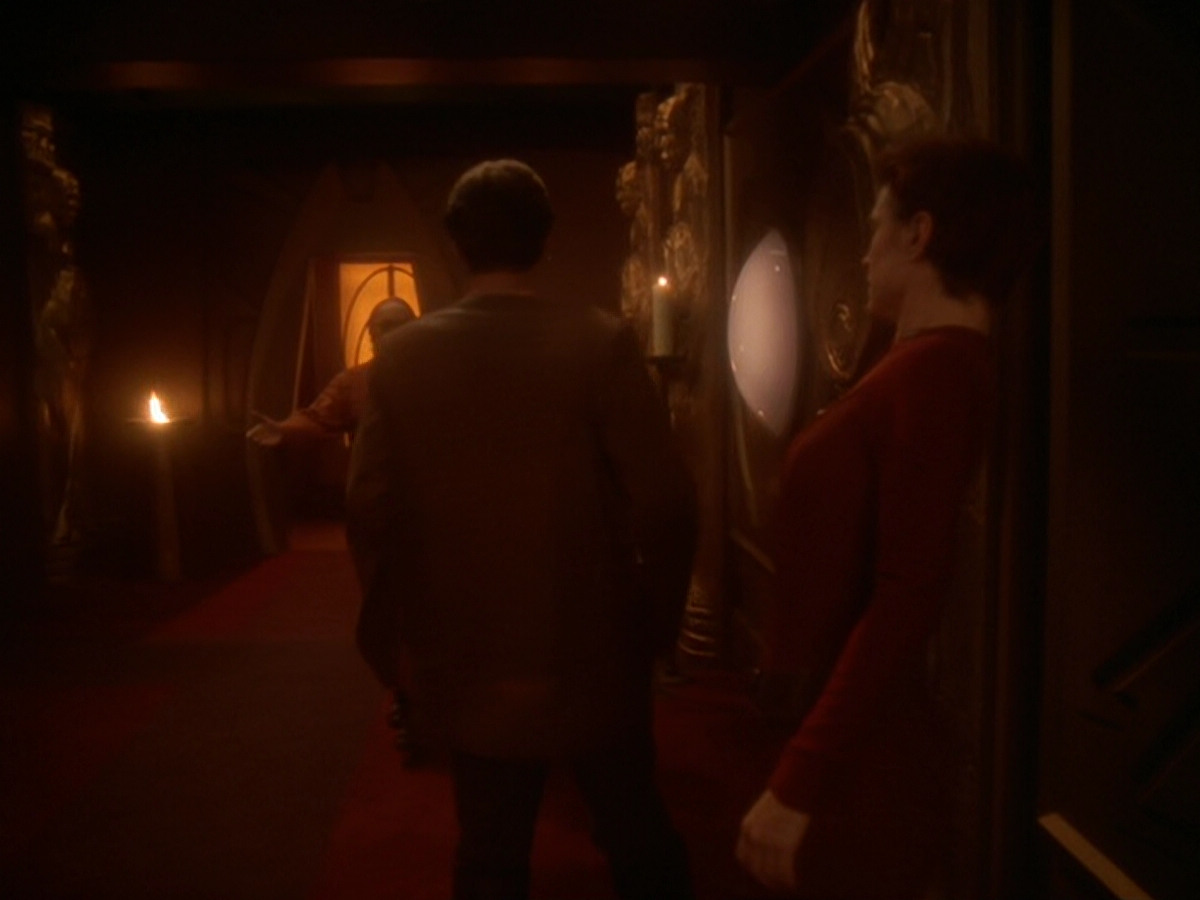 extant_StarTrek_DS9_6x08-Resurrection_01989.jpg