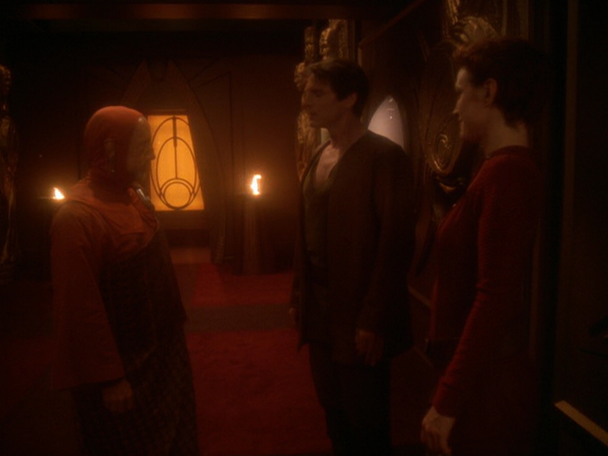 extant_StarTrek_DS9_6x08-Resurrection_02000.jpg