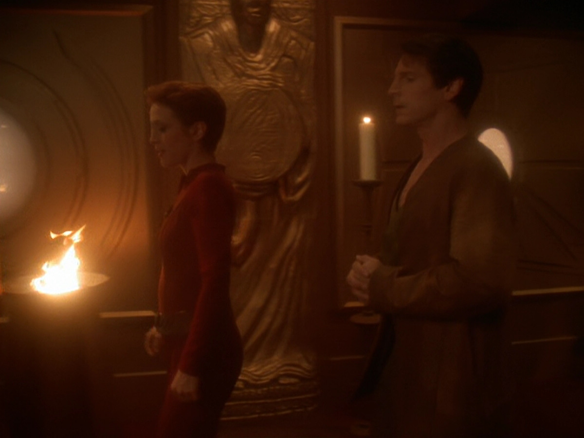 extant_StarTrek_DS9_6x08-Resurrection_02028.jpg