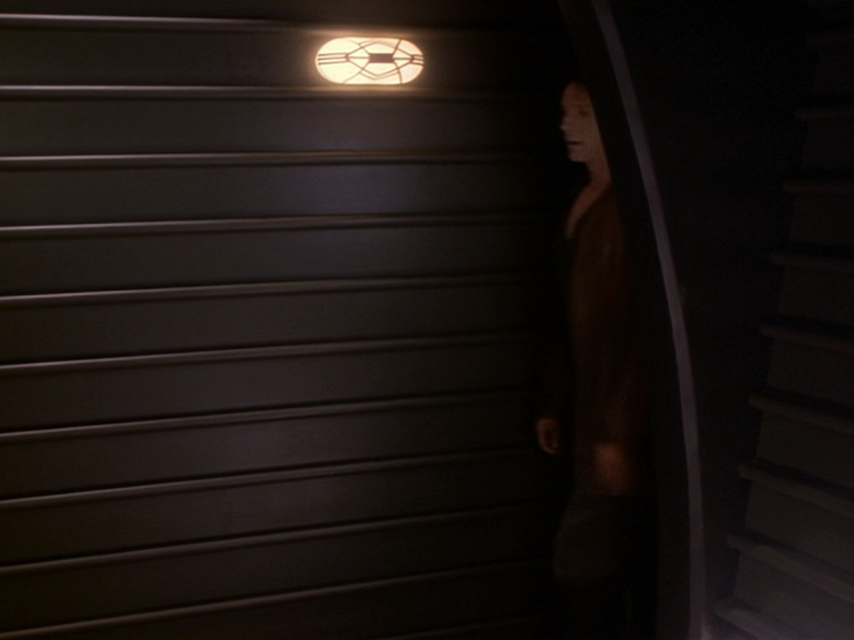 extant_StarTrek_DS9_6x08-Resurrection_02252.jpg