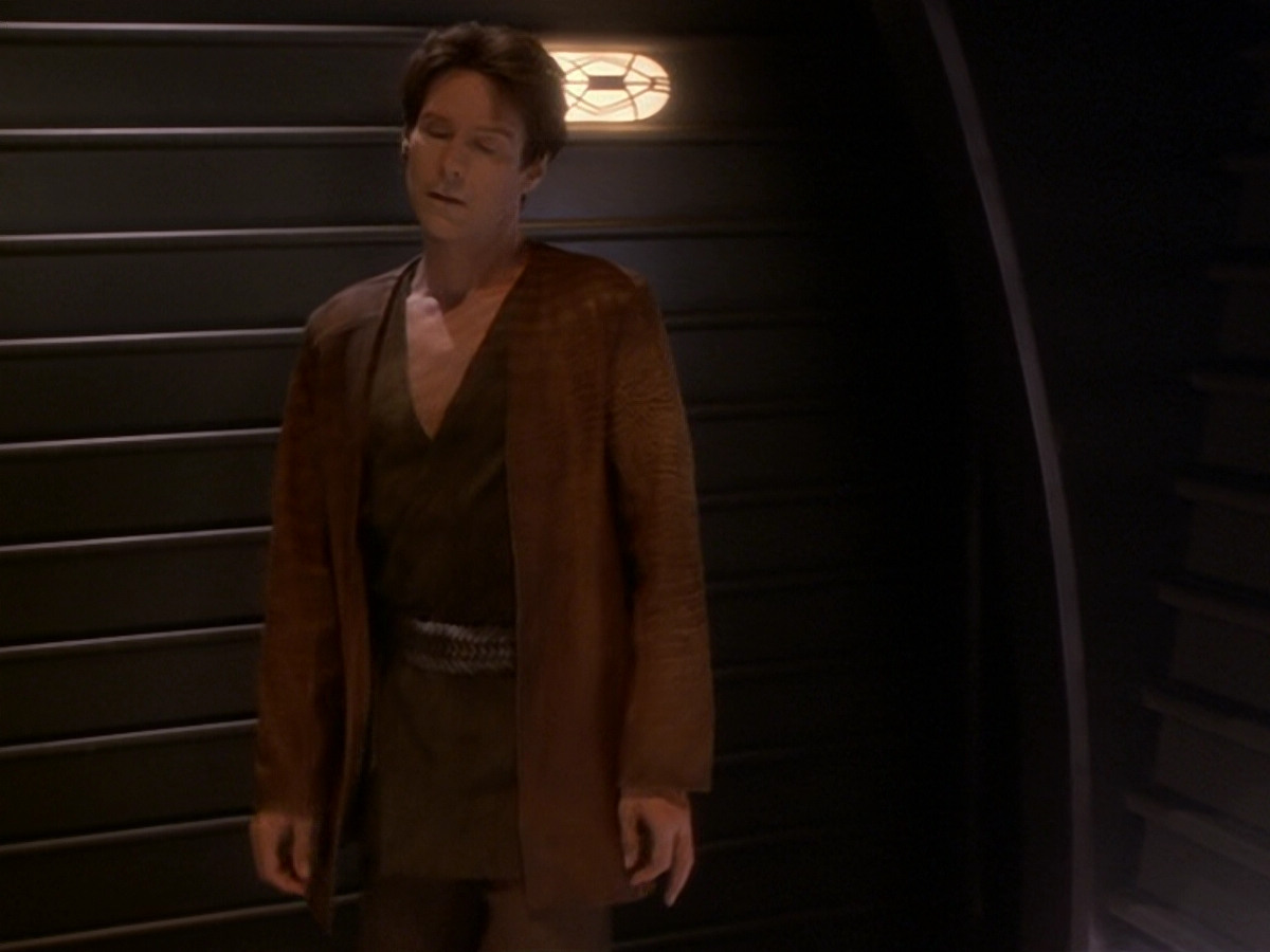 extant_StarTrek_DS9_6x08-Resurrection_02254.jpg