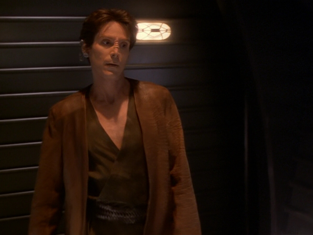 extant_StarTrek_DS9_6x08-Resurrection_02255.jpg