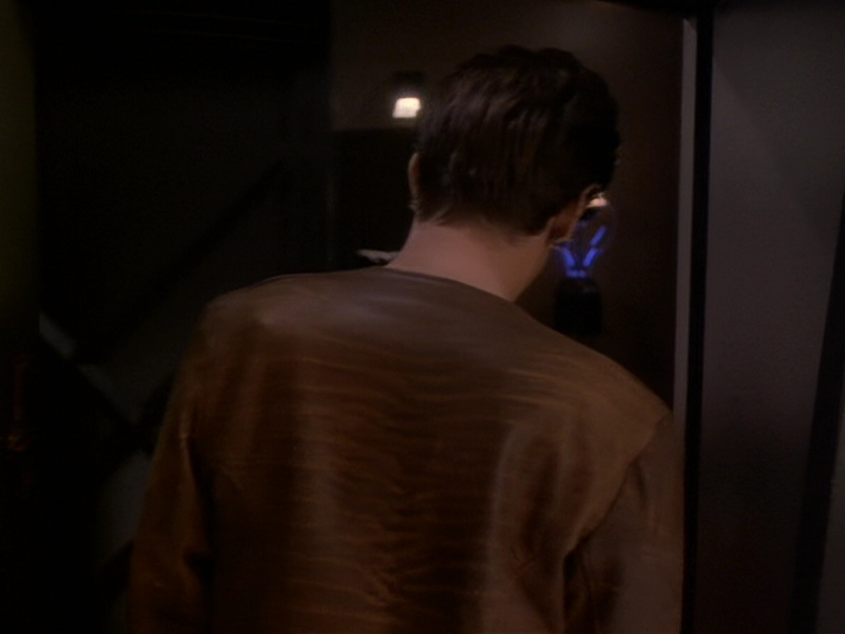 extant_StarTrek_DS9_6x08-Resurrection_02260.jpg