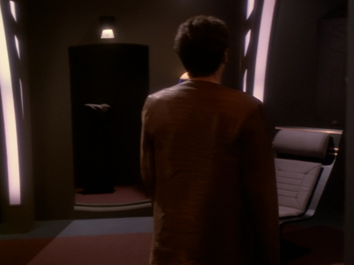 extant_StarTrek_DS9_6x08-Resurrection_02263.jpg