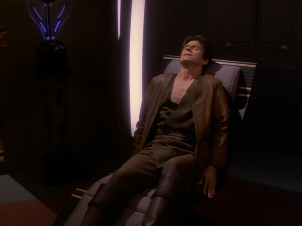 extant_StarTrek_DS9_6x08-Resurrection_02272.jpg
