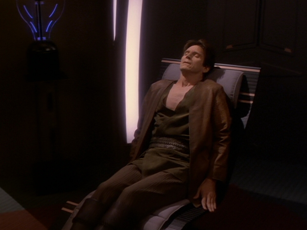 extant_StarTrek_DS9_6x08-Resurrection_02273.jpg