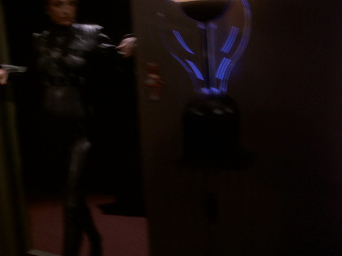 extant_StarTrek_DS9_6x08-Resurrection_02285.jpg