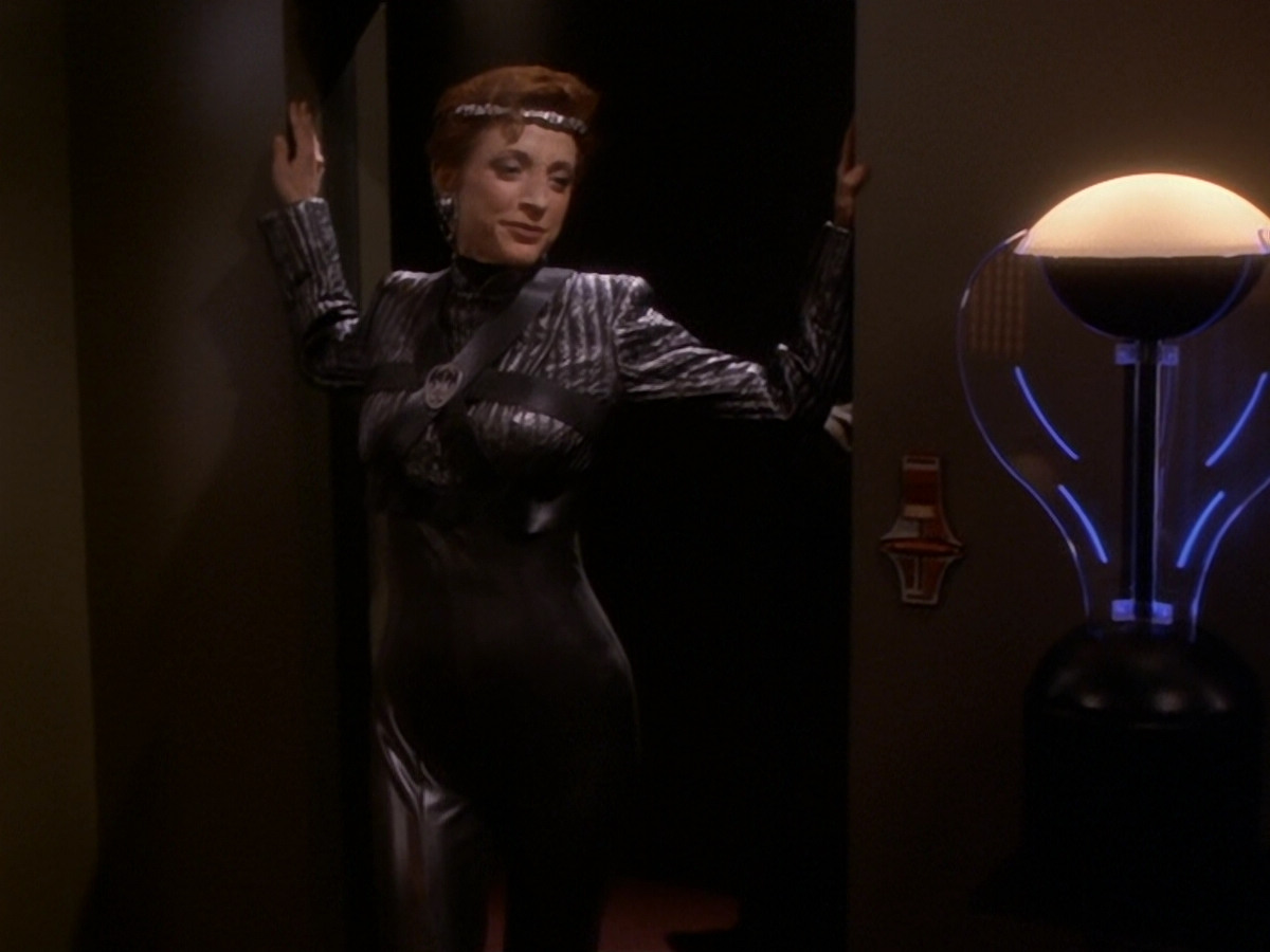 extant_StarTrek_DS9_6x08-Resurrection_02287.jpg