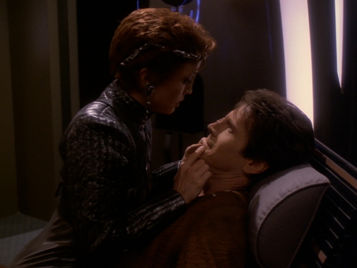 extant_StarTrek_DS9_6x08-Resurrection_02304.jpg