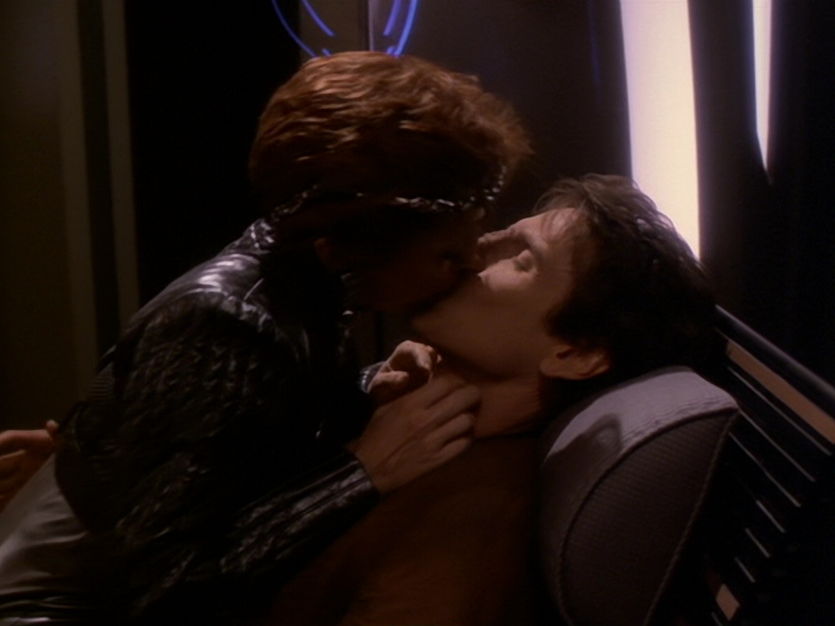 extant_StarTrek_DS9_6x08-Resurrection_02309.jpg