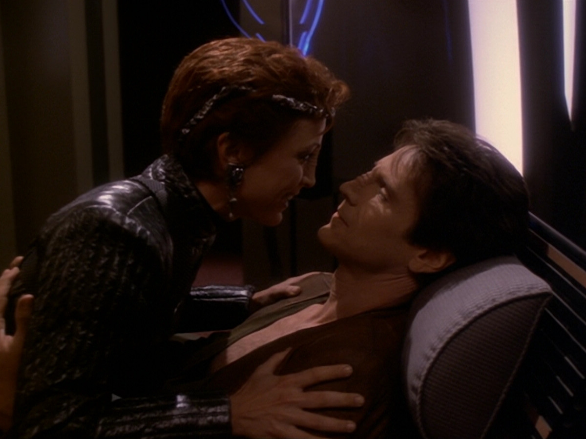 extant_StarTrek_DS9_6x08-Resurrection_02318.jpg