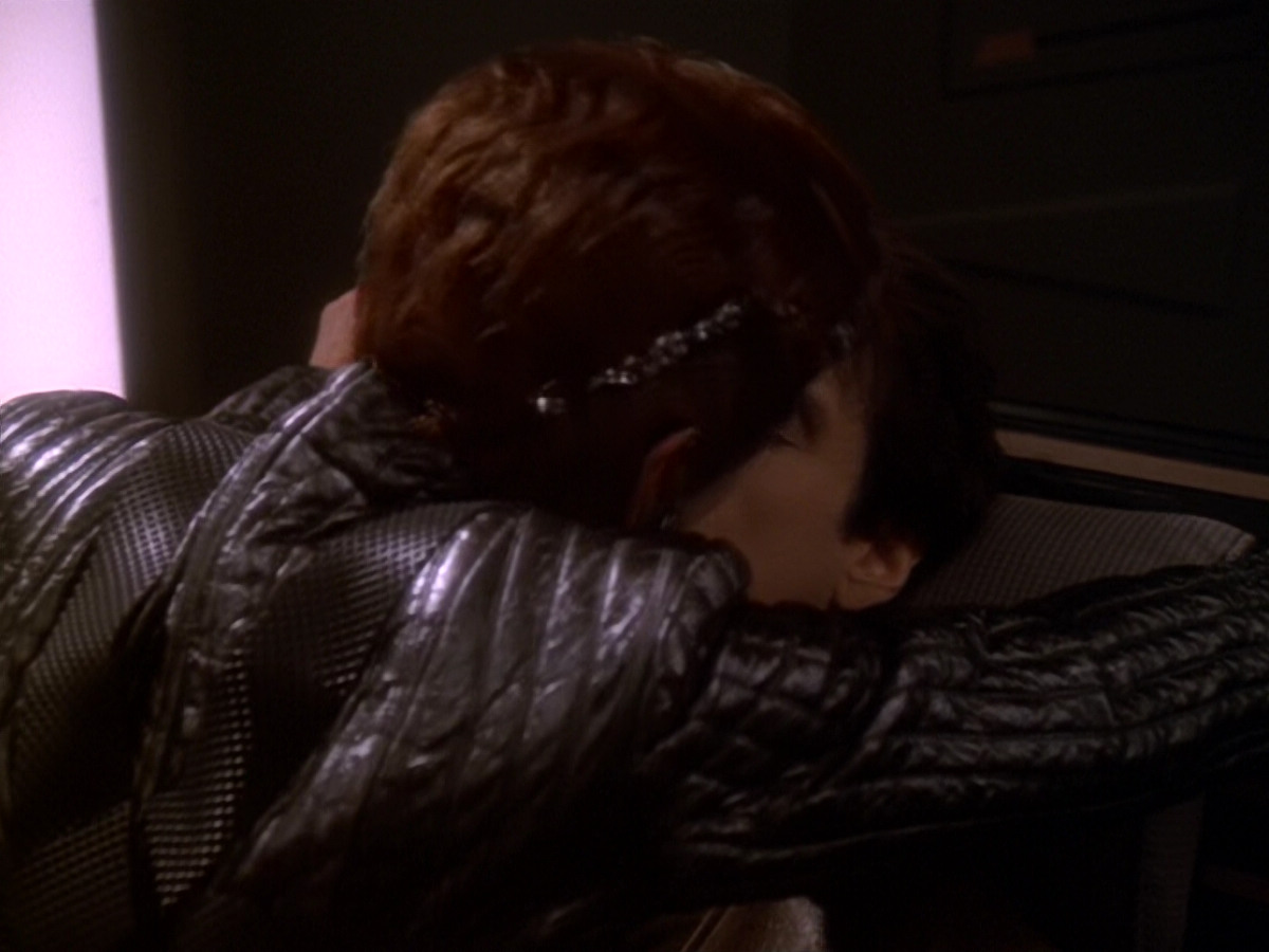 extant_StarTrek_DS9_6x08-Resurrection_02344.jpg