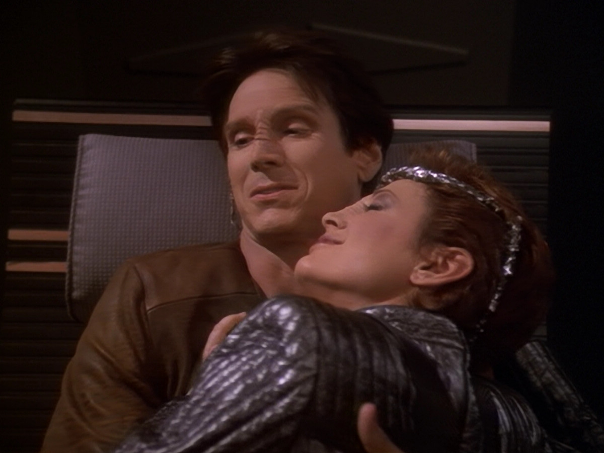 extant_StarTrek_DS9_6x08-Resurrection_02359.jpg