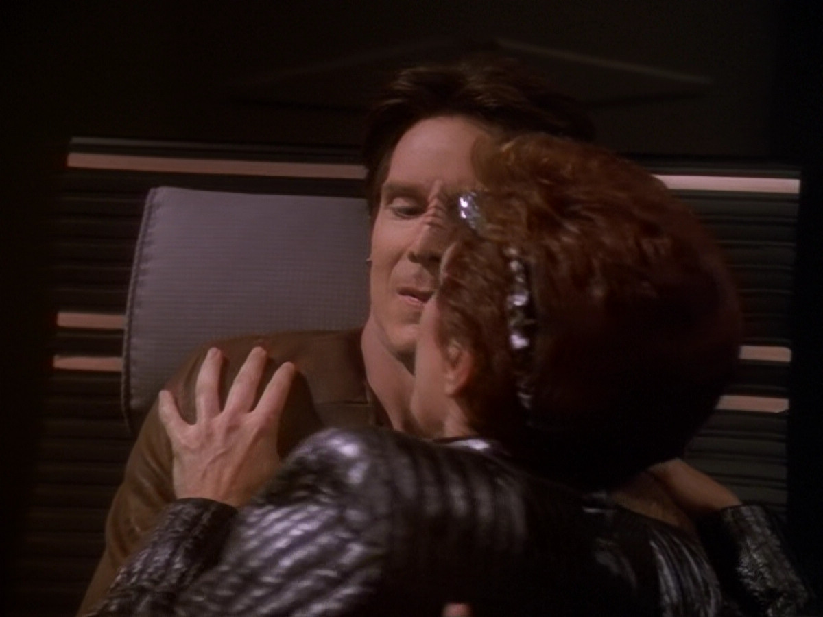 extant_StarTrek_DS9_6x08-Resurrection_02379.jpg