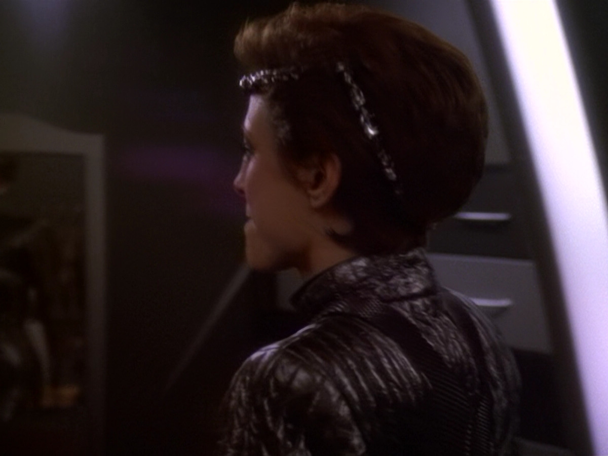 extant_StarTrek_DS9_6x08-Resurrection_02470.jpg
