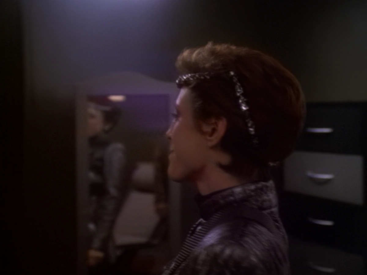 extant_StarTrek_DS9_6x08-Resurrection_02471.jpg
