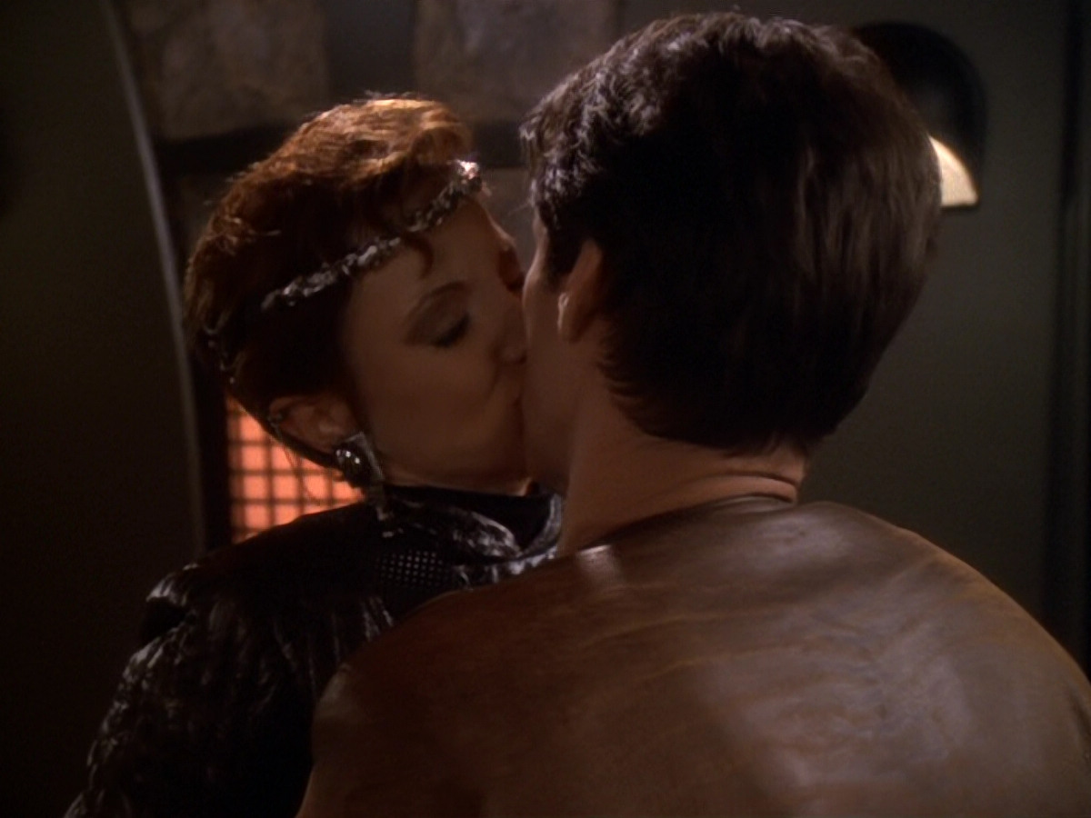 extant_StarTrek_DS9_6x08-Resurrection_02636.jpg
