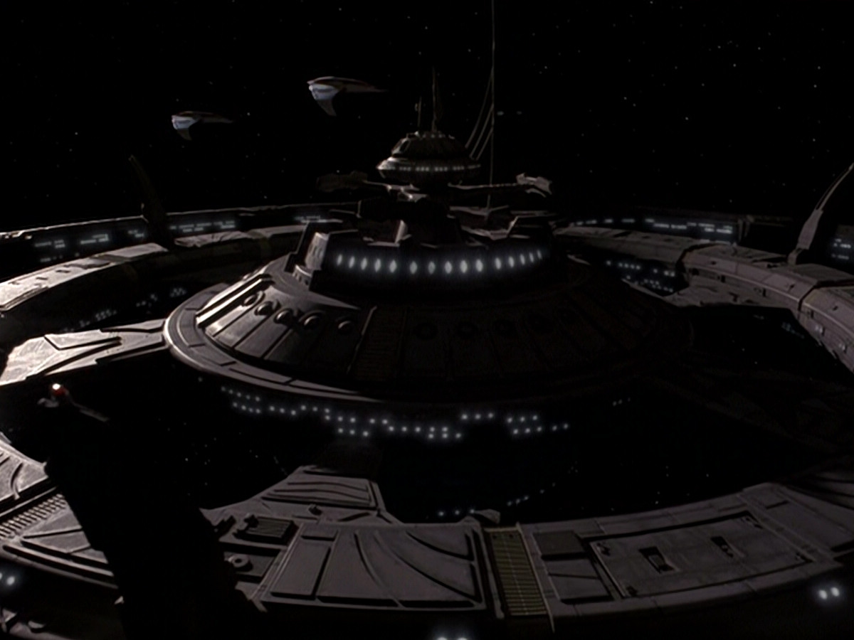 extant_StarTrek_DS9_6x08-Resurrection_02672.jpg